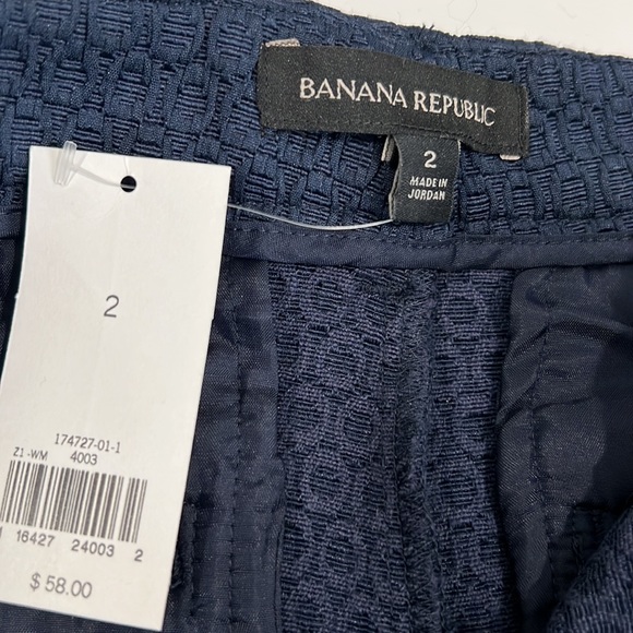 BANANA REPUBLIC - SZ 2 -  BLUE SHORTS - Picture 2 of 6